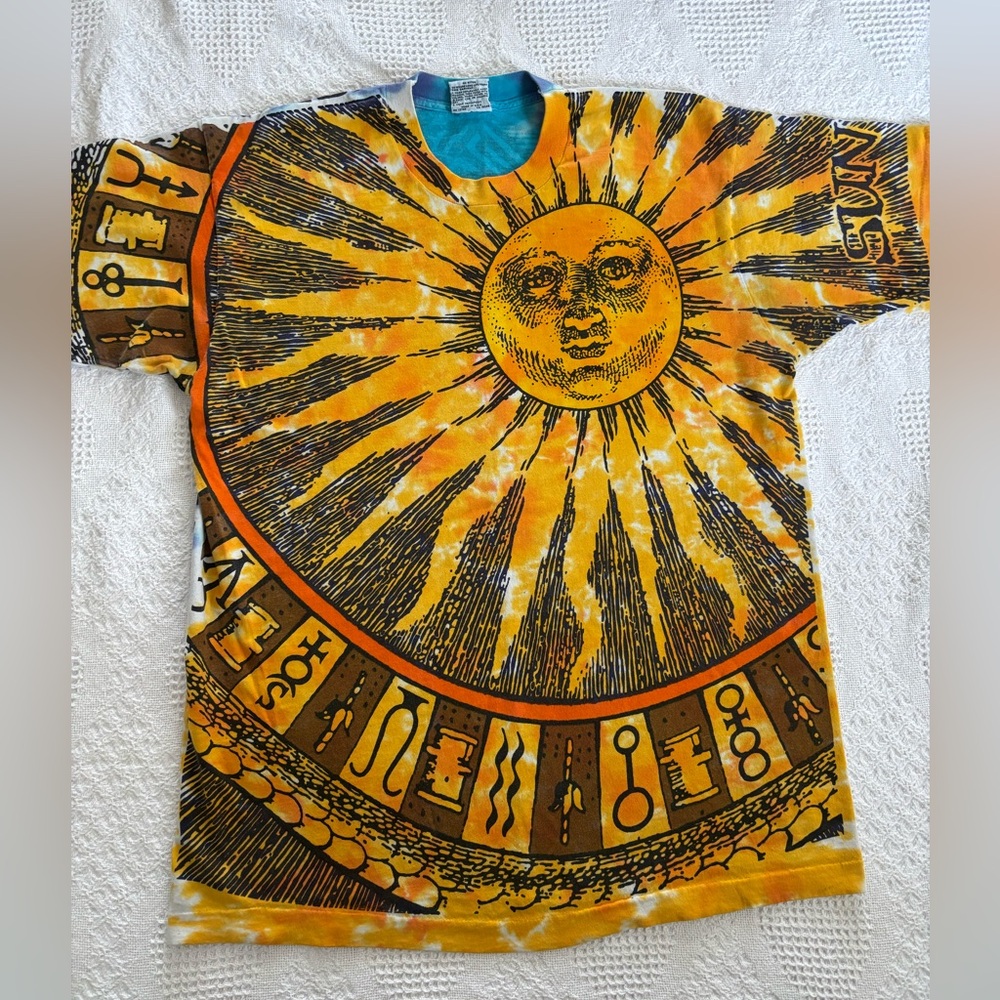 Liquid Blue Vintage 1992 Sun and Moon Tie Dye AOP Tshirt Pinkerton XL 90s Shirt